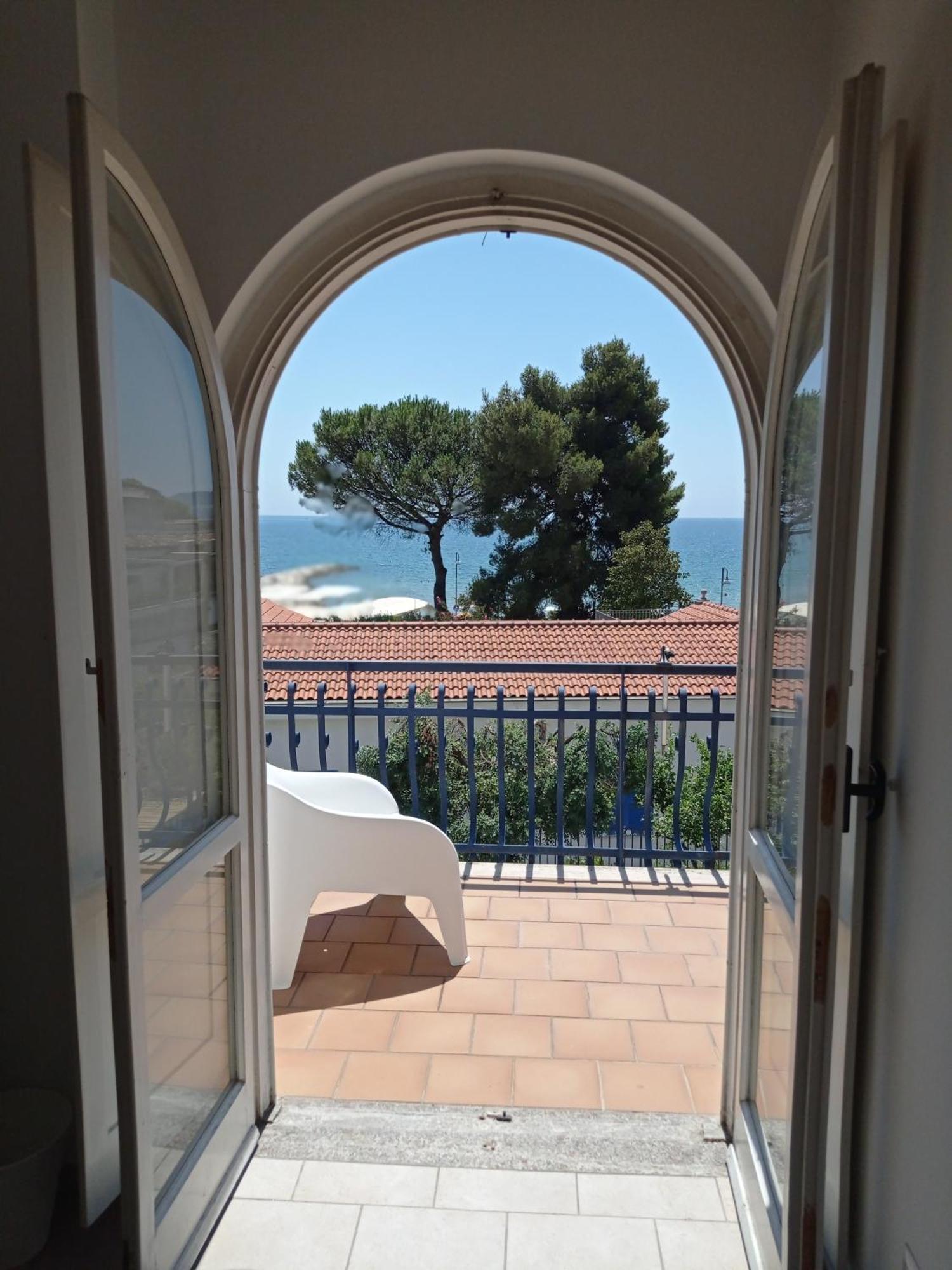Alloggio Panoramico Sul Mare Di Vindicio Formia Exterior foto